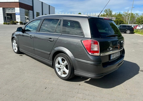 Opel Astra cena 9990 przebieg: 422000, rok produkcji 2010 z Toruń małe 106